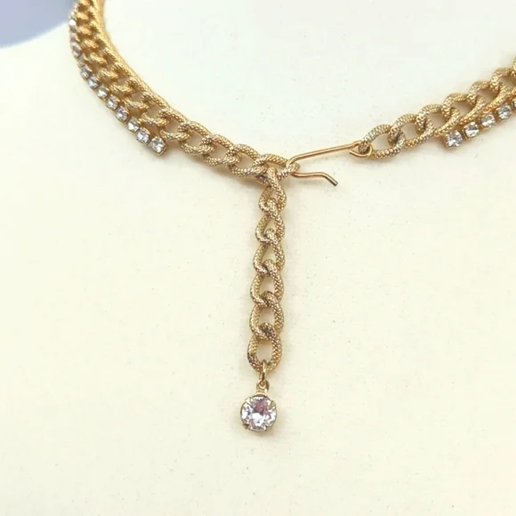 VINTAGE Gold Tone Chain Necklace with Clear Rhinestones - Picture 3 of 7